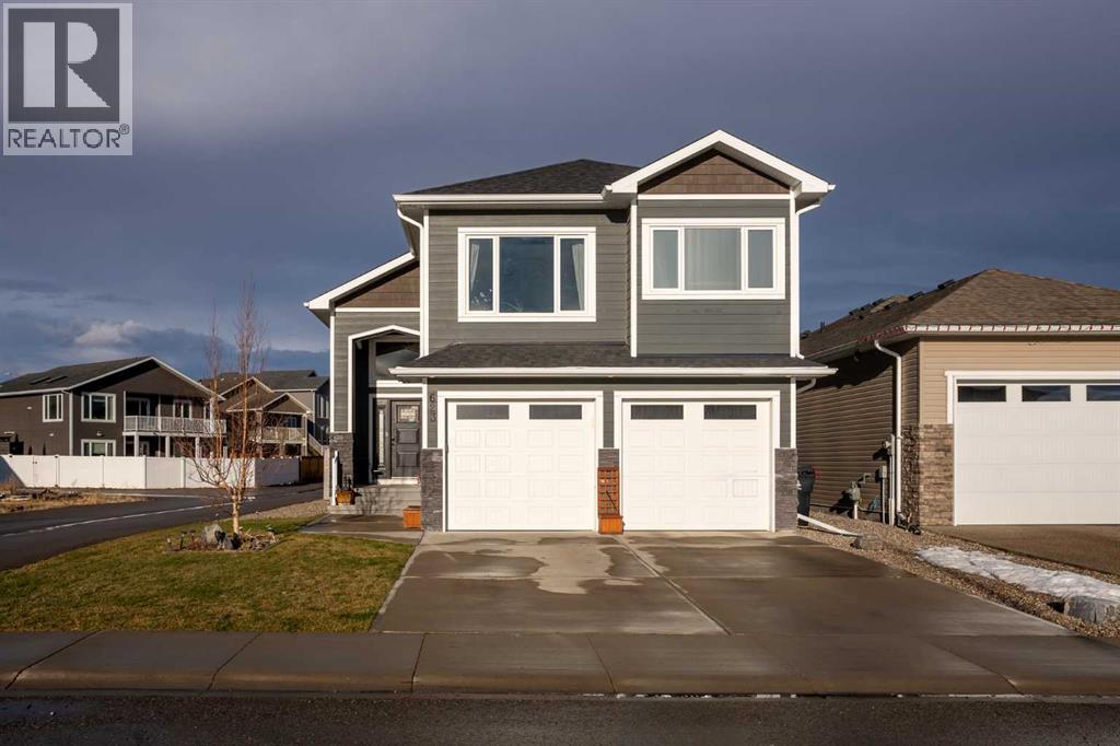 623 Sixmile Crescent S