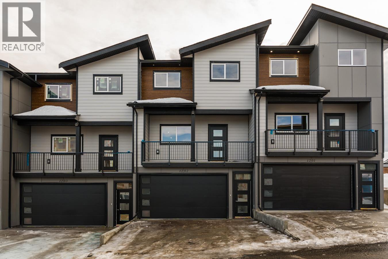 #1202 2395 ROWE STREET