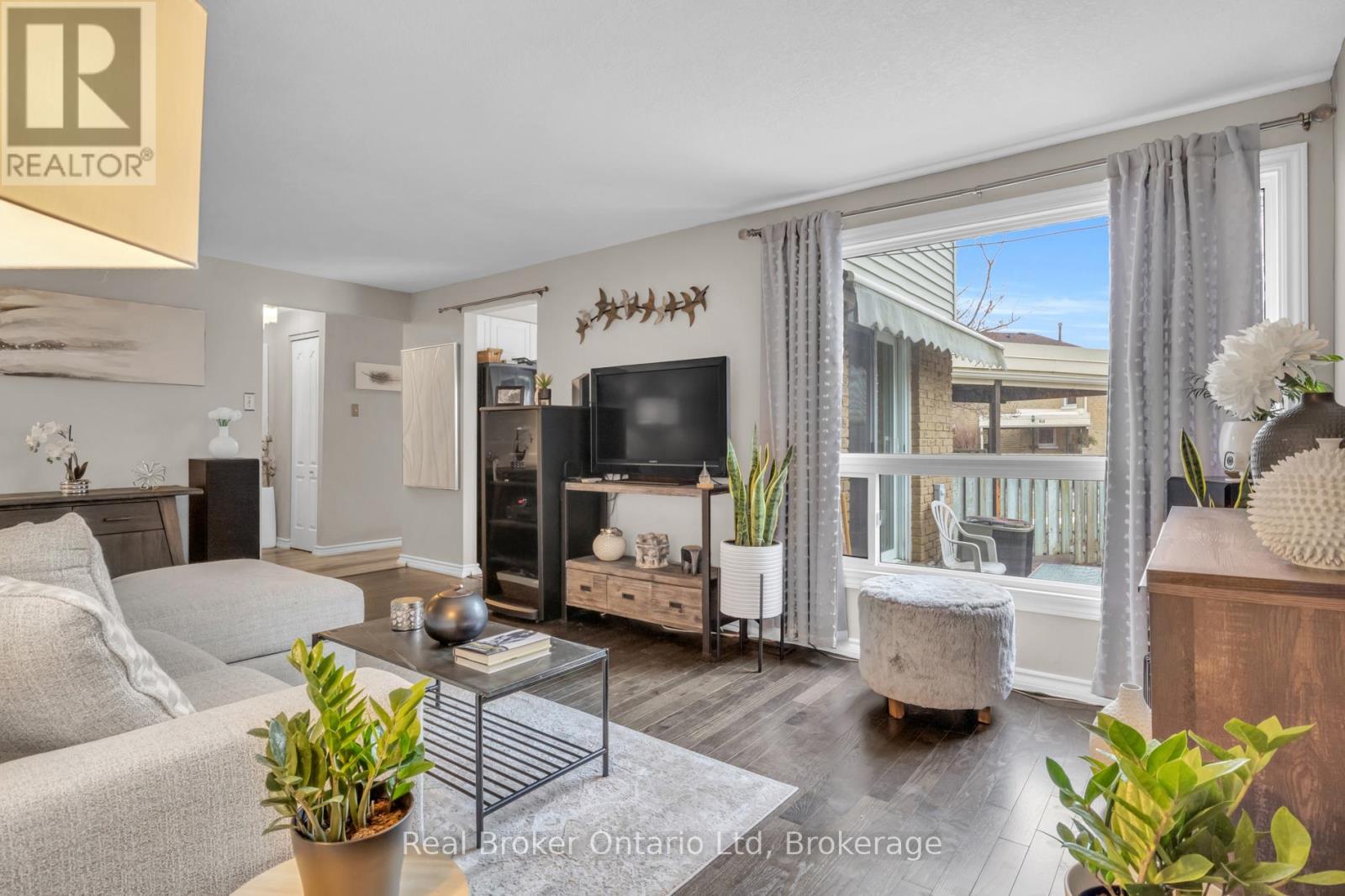 15 - 415 MORGAN AVENUE