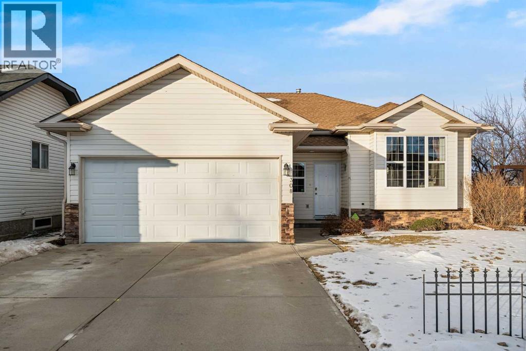 308 Highwood Village Place NW