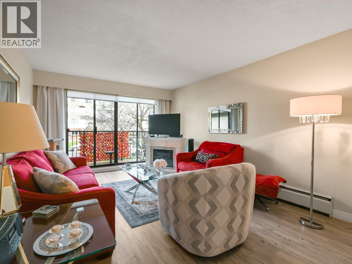 205 307 W 2ND STREET