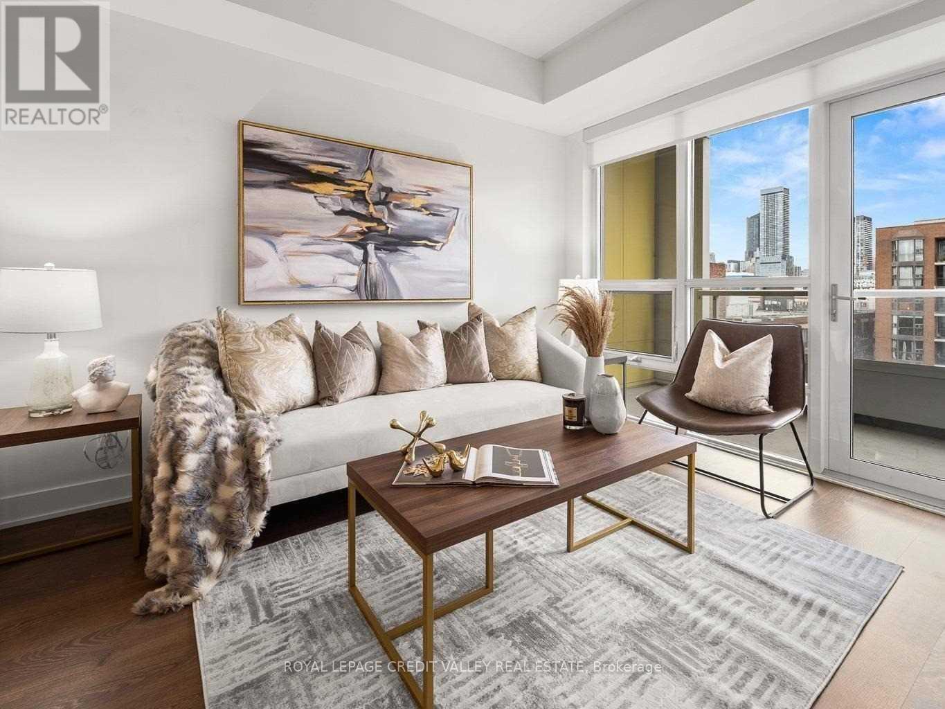 813 - 38 CAMERON STREET