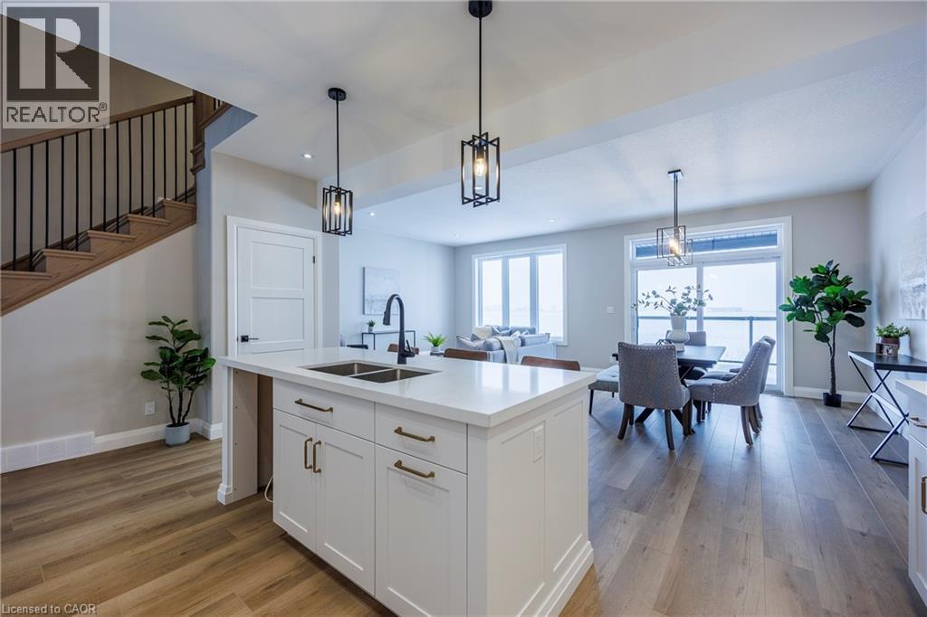 215 LAFAYETTE Street E