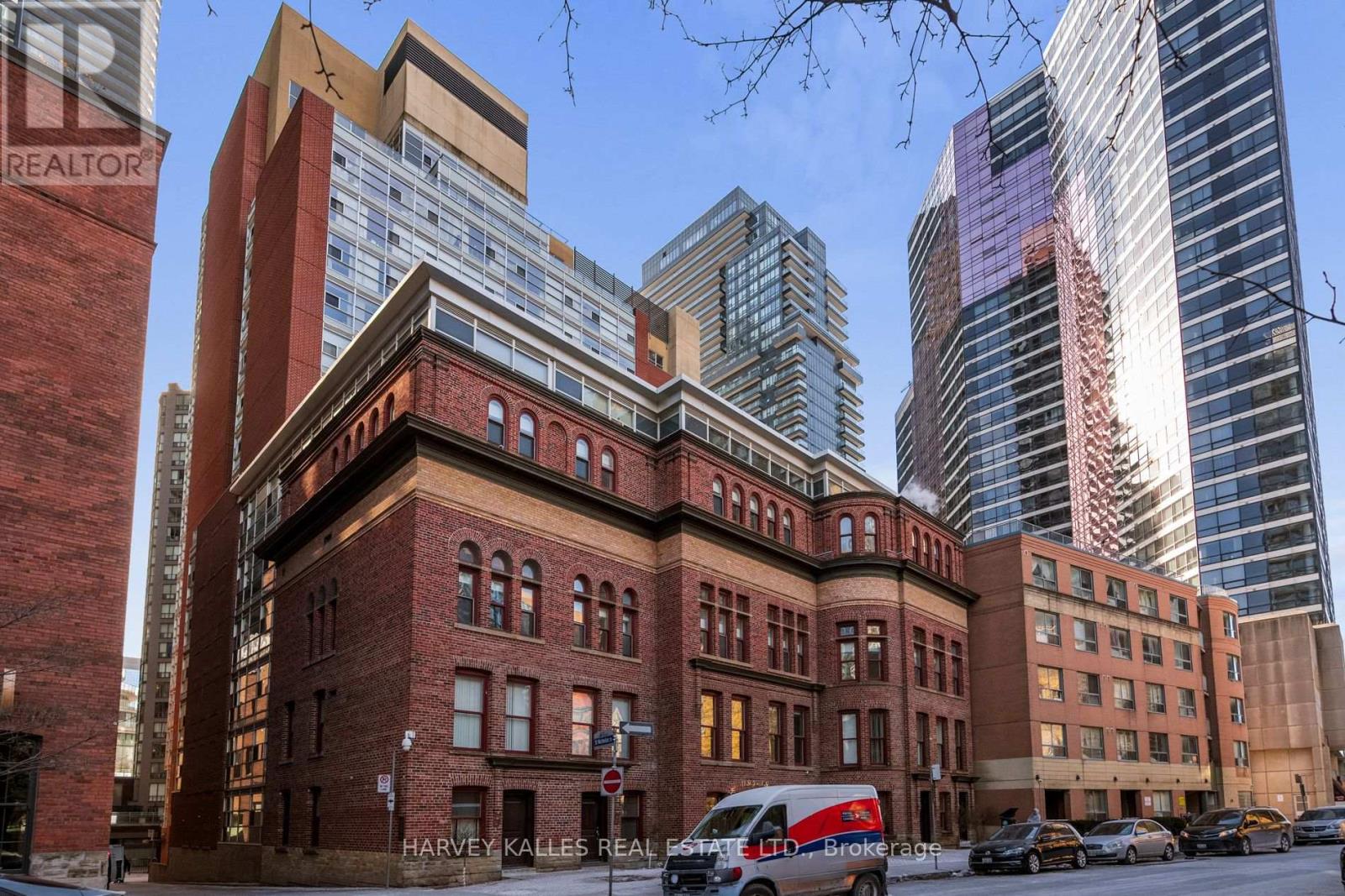 618 - 11 ST JOSEPH STREET