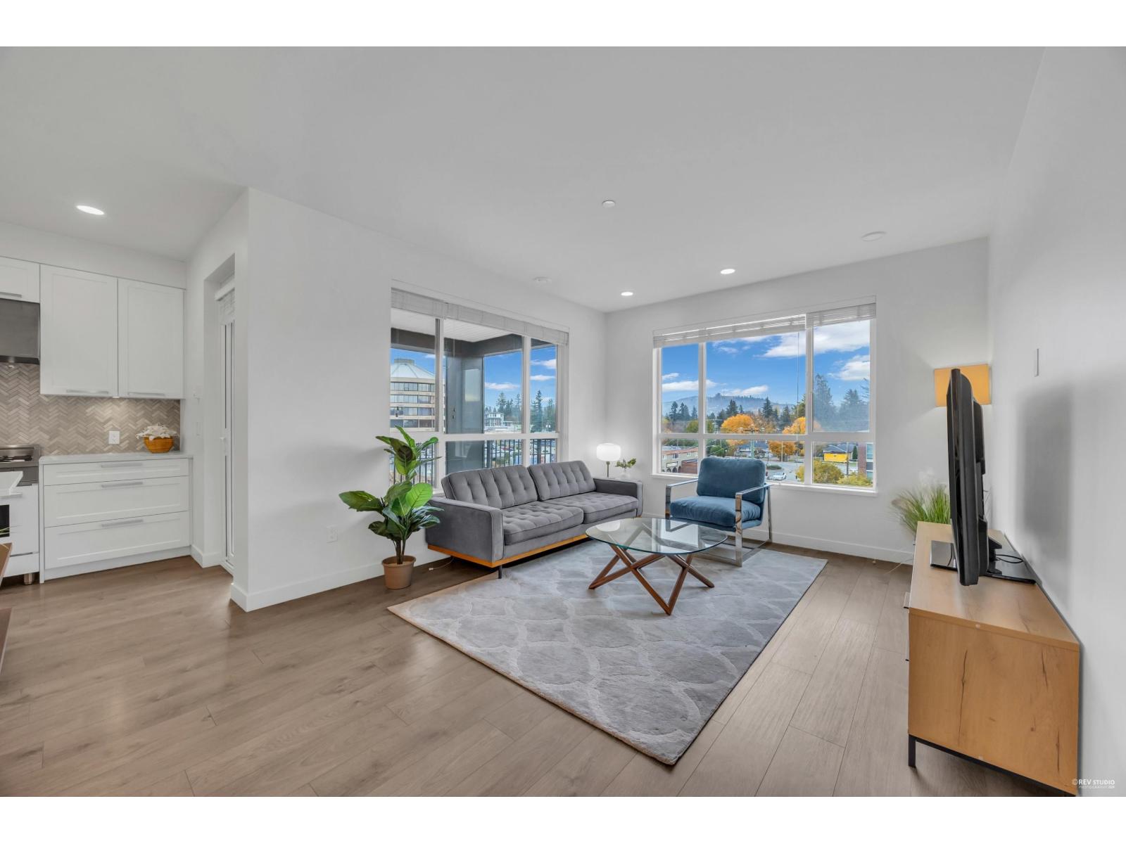 502 33530 MAYFAIR AVENUE