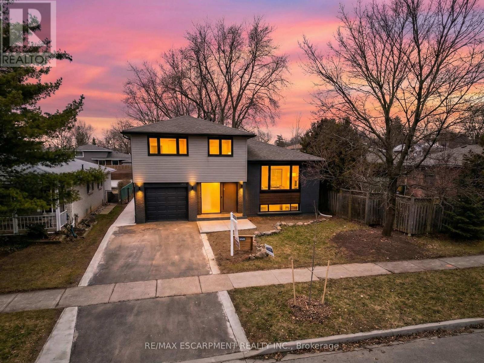 5375 RIVERSIDE DRIVE