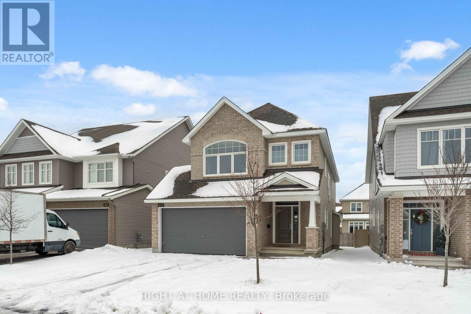 632 MOONFLOWER CRESCENT W