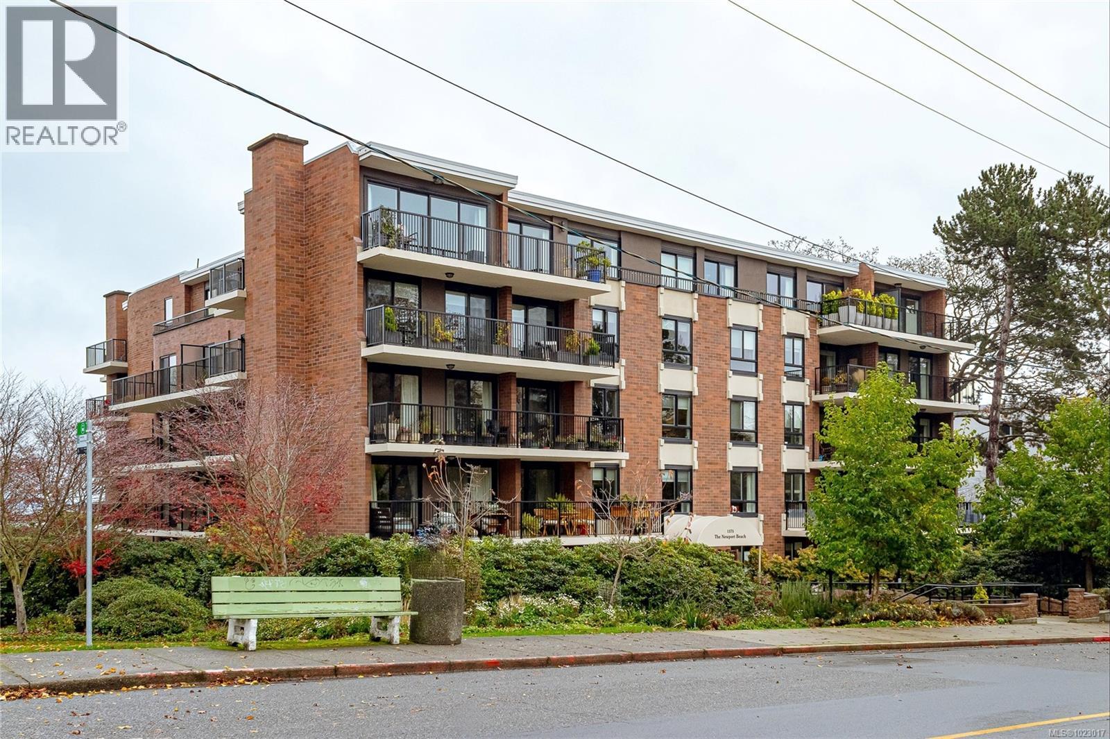 105 1375 Newport Ave