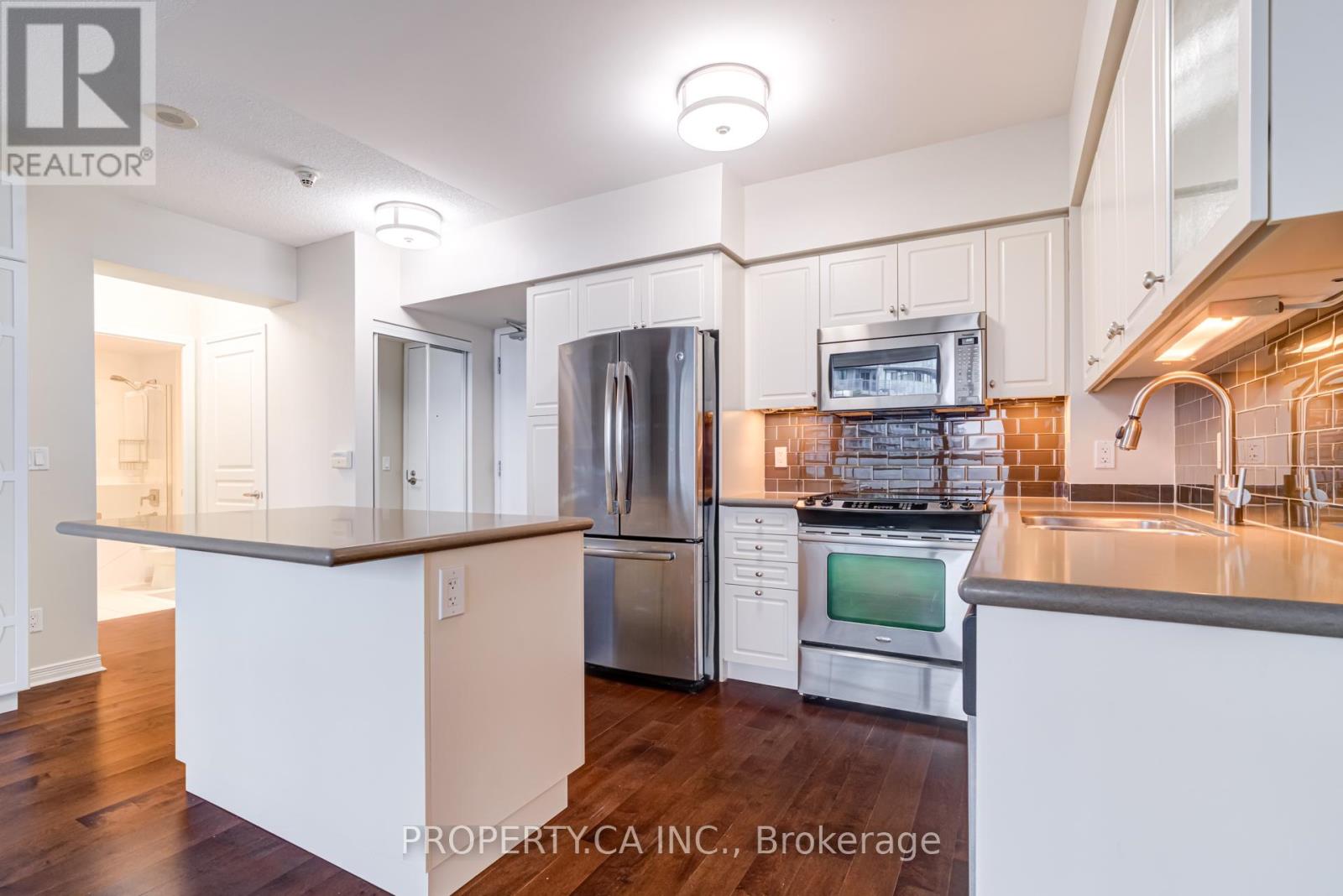 903 - 2230 LAKE SHORE BOULEVARD W