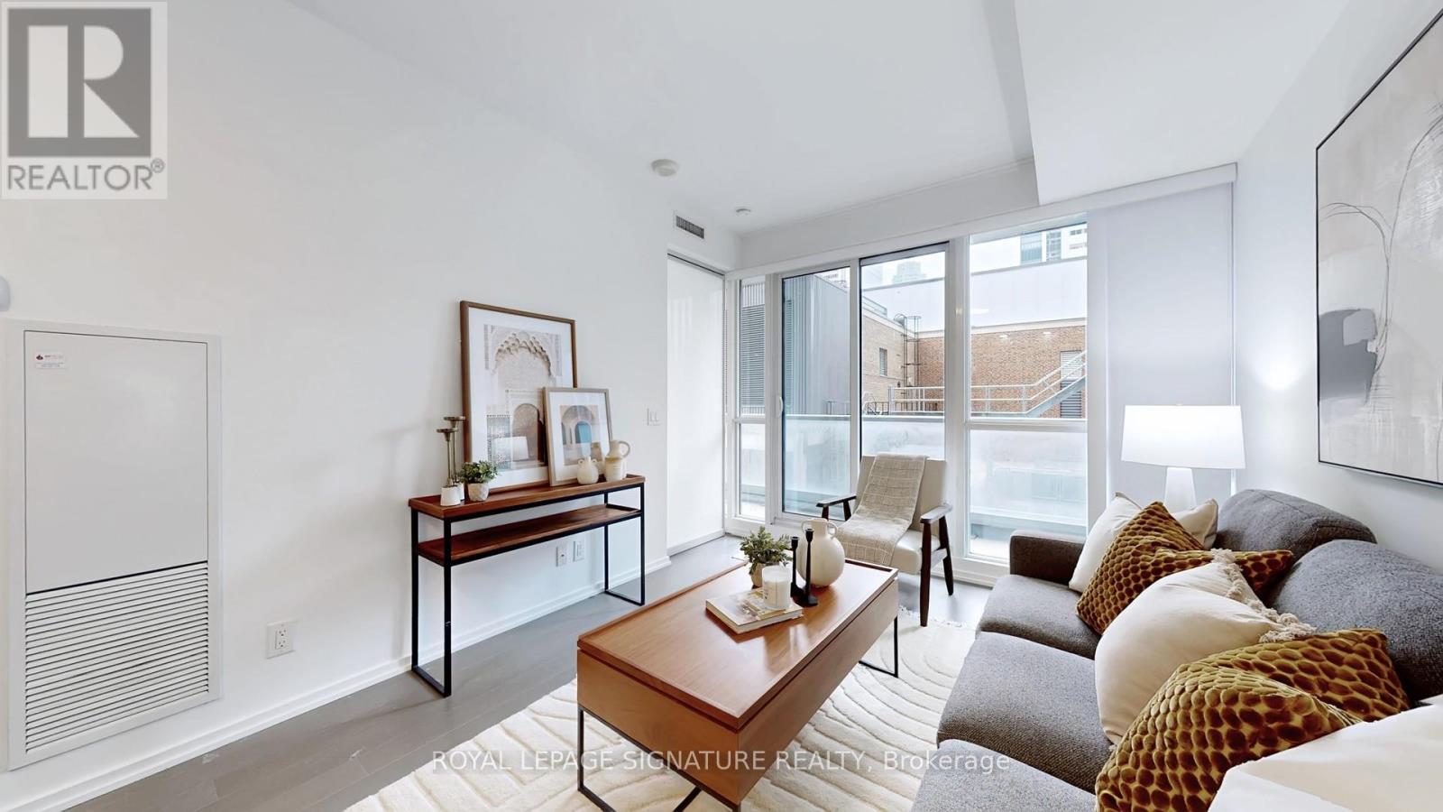 2608 - 70 TEMPERANCE STREET