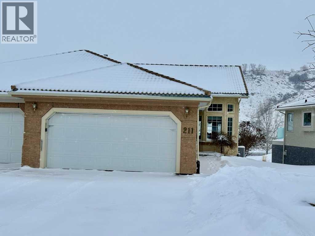 211 Canyon Boulevard W