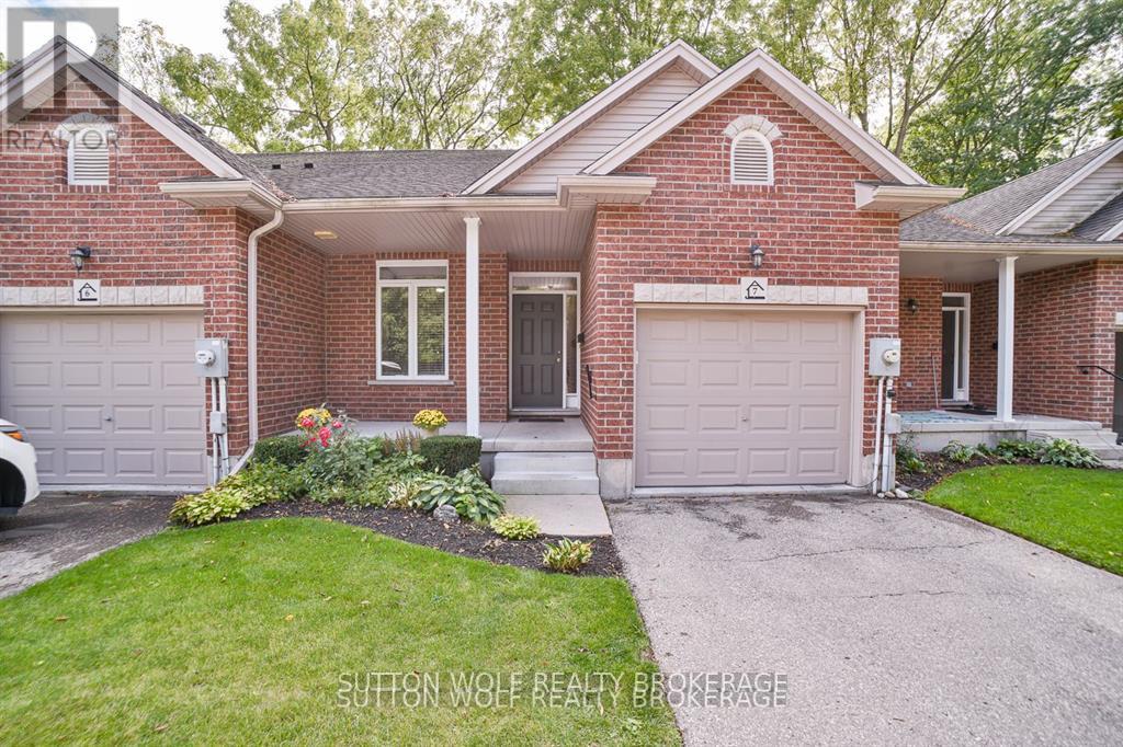 7 - 384 HEAD STREET N