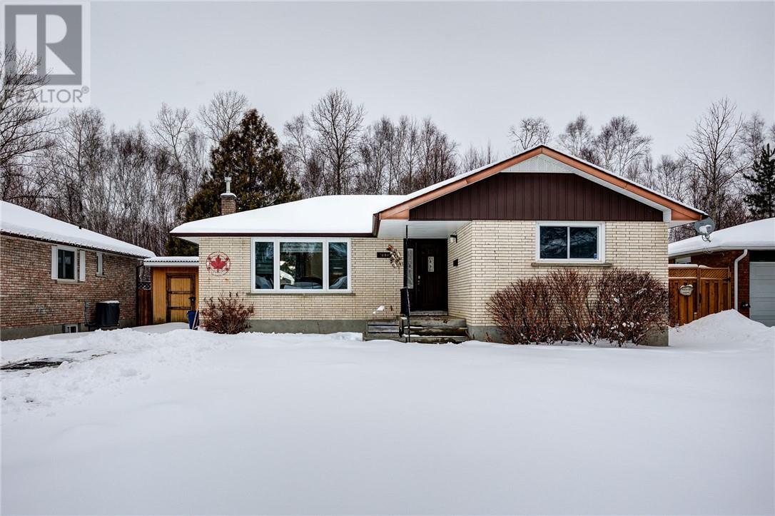 1894 Courtland Drive