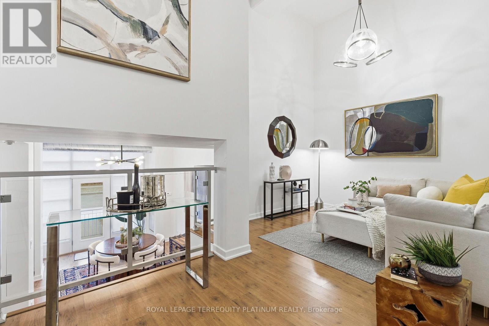 101 - 380 MACPHERSON AVENUE