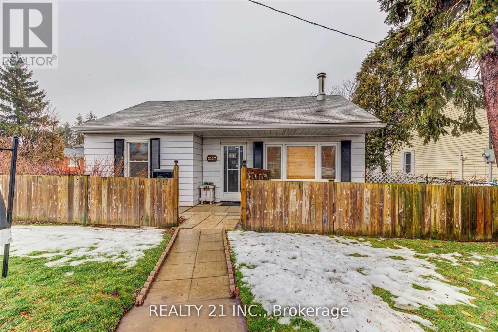 3117 ST CLAIR AVENUE E