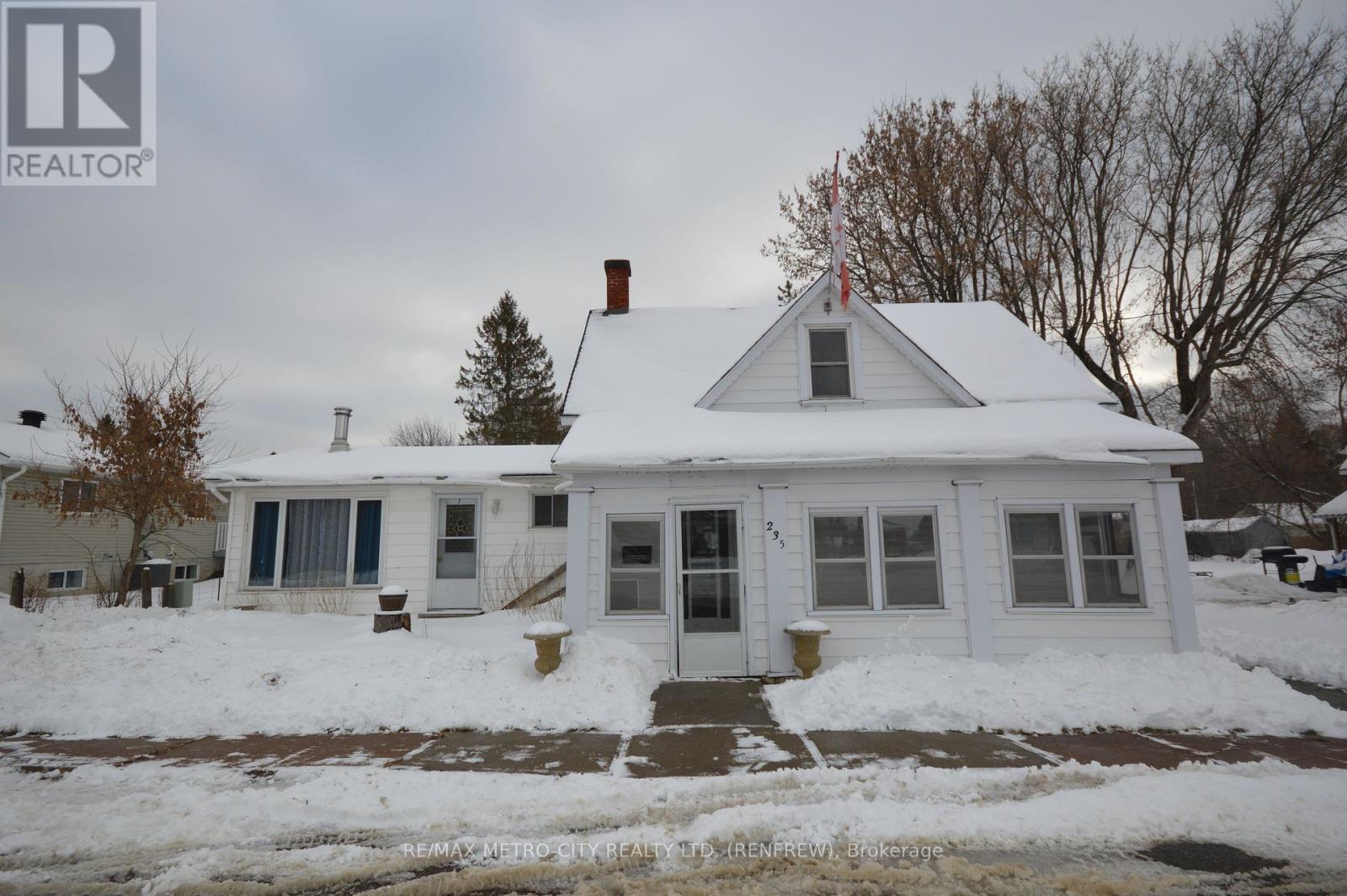 235 RENFREW AVENUE W