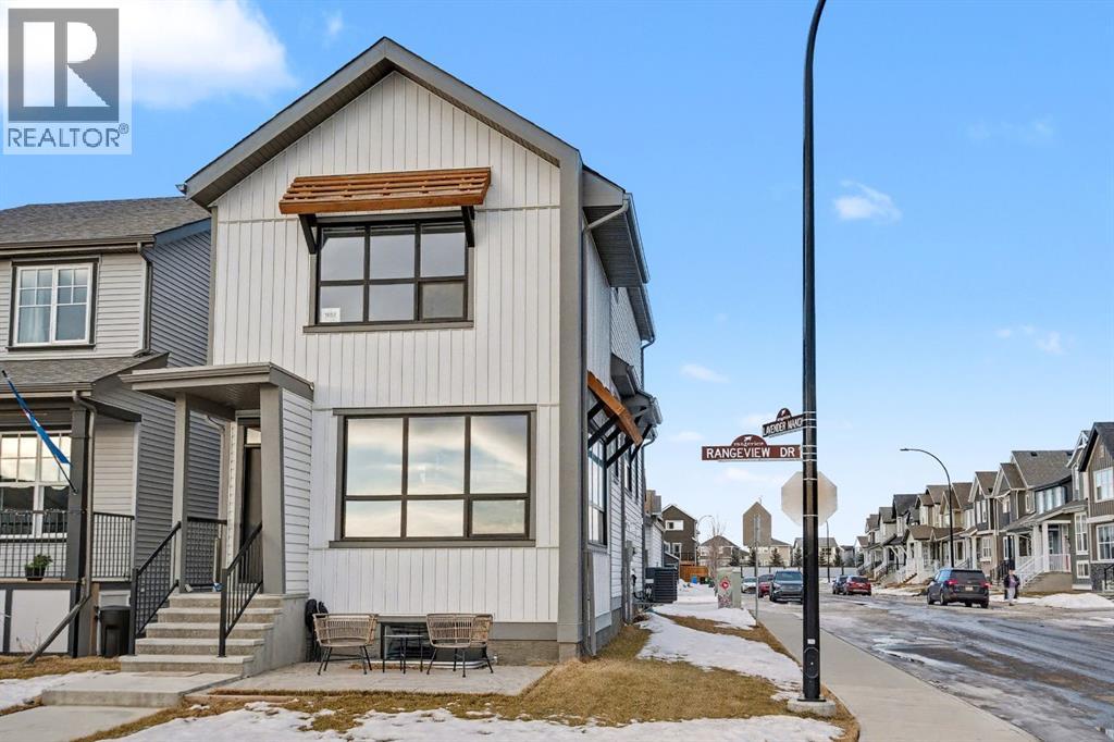 1882 Rangeview Drive SE