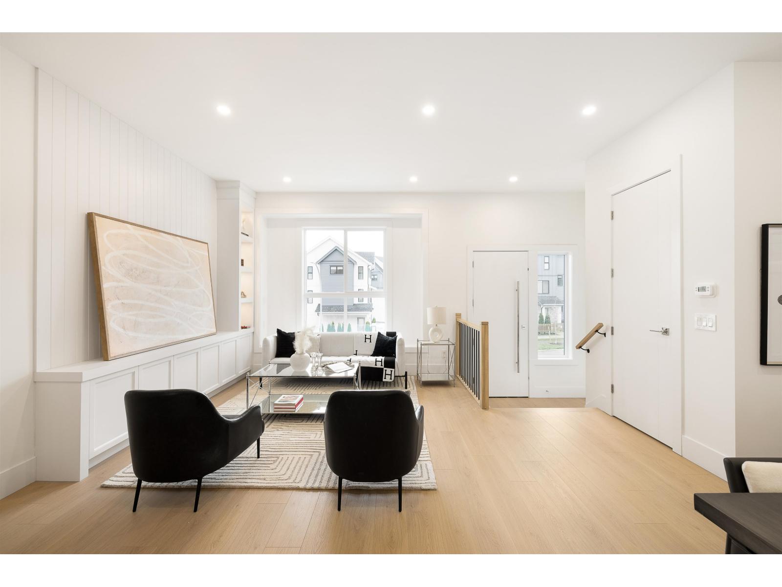 102 1810 165A STREET