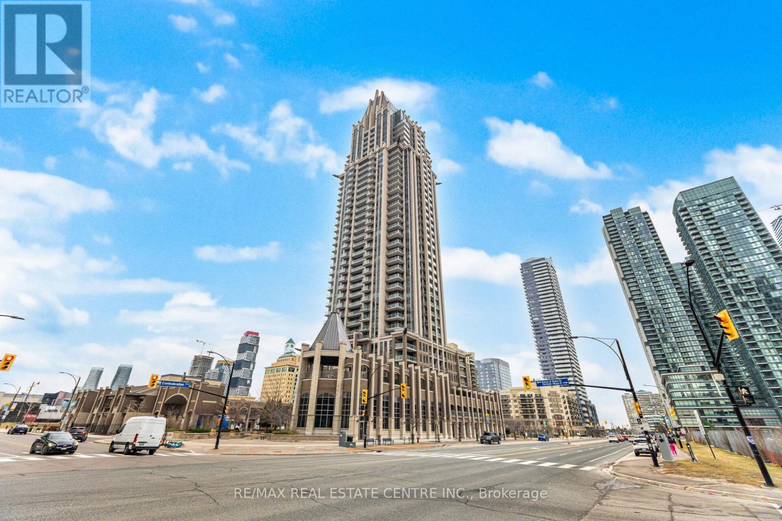 1805 - 388 PRINCE OF WALES DRIVE