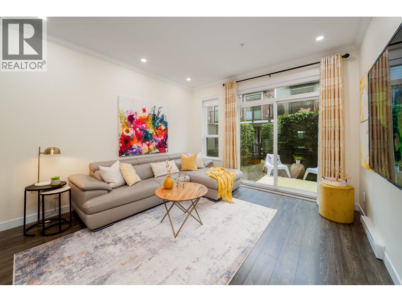 17 7039 MACPHERSON AVENUE