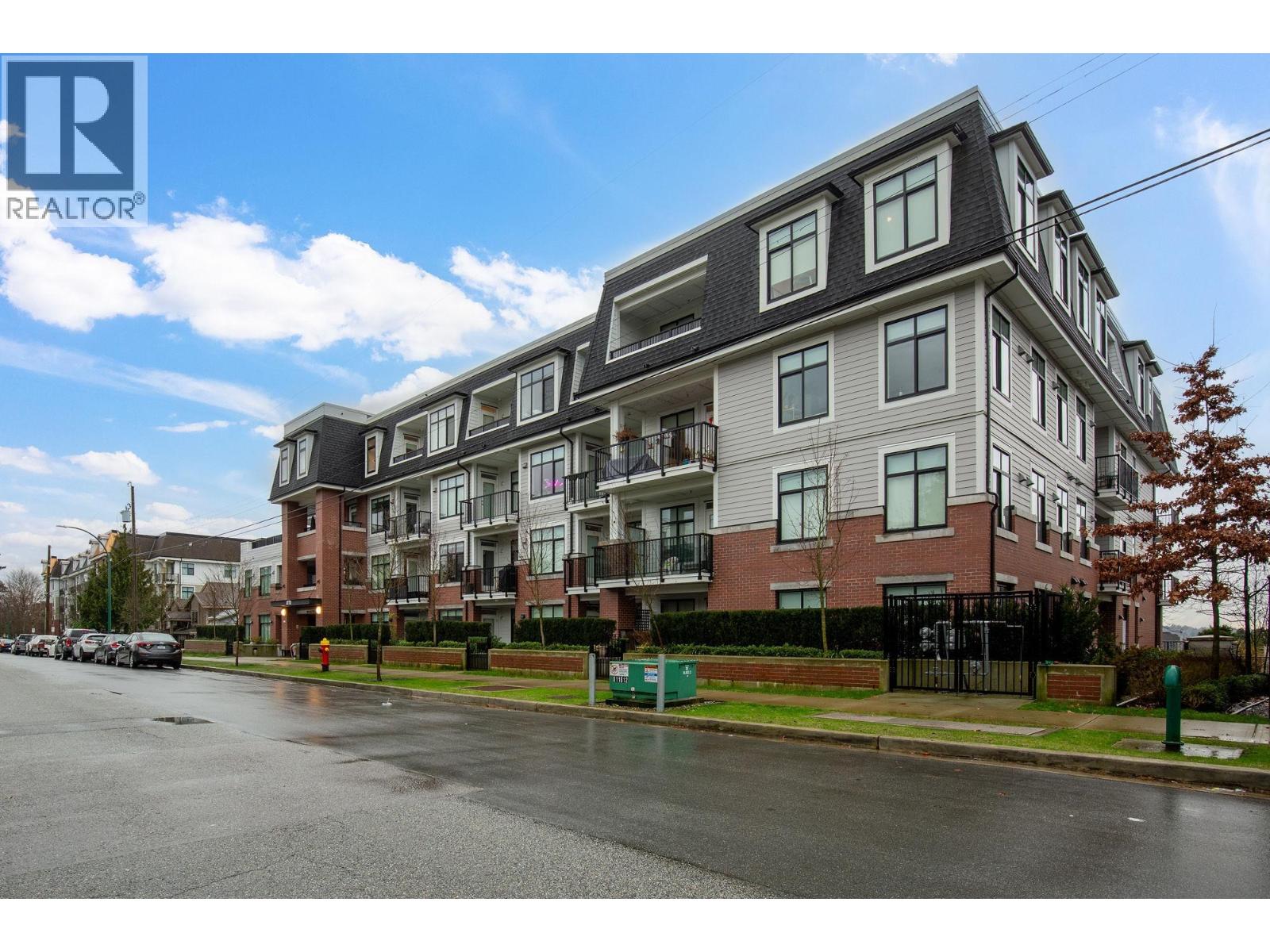 211 808 GAUTHIER AVENUE