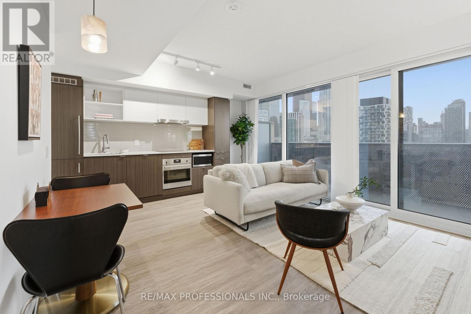 2005 - 55 COOPER STREET