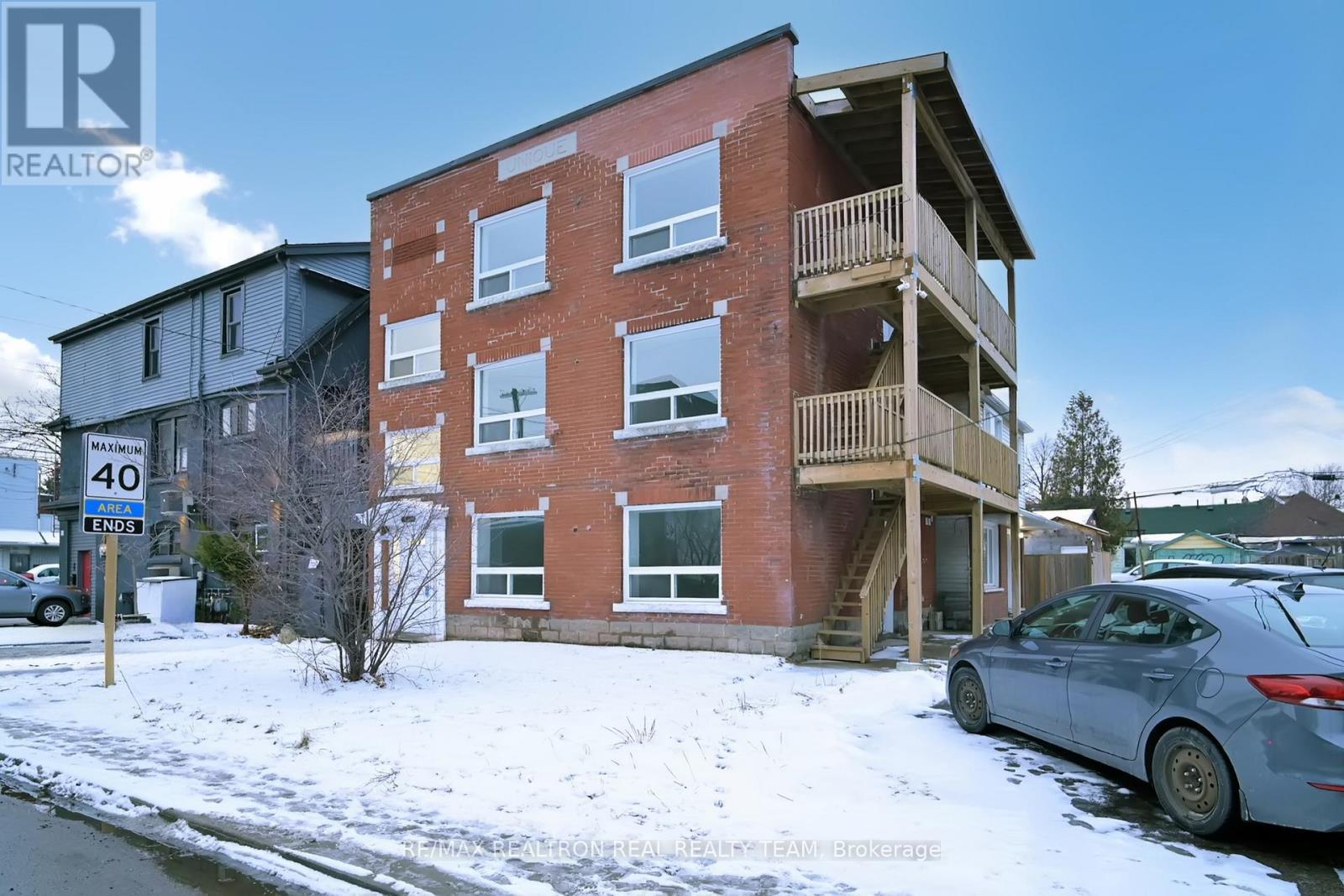 195 BALMORAL AVENUE N