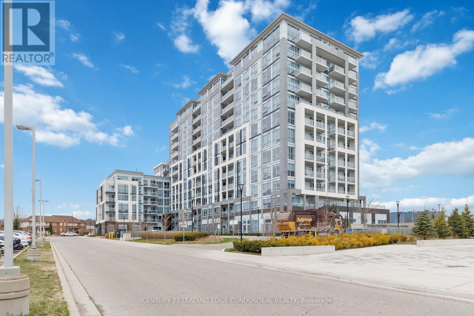 502 - 1050 MAIN STREET W