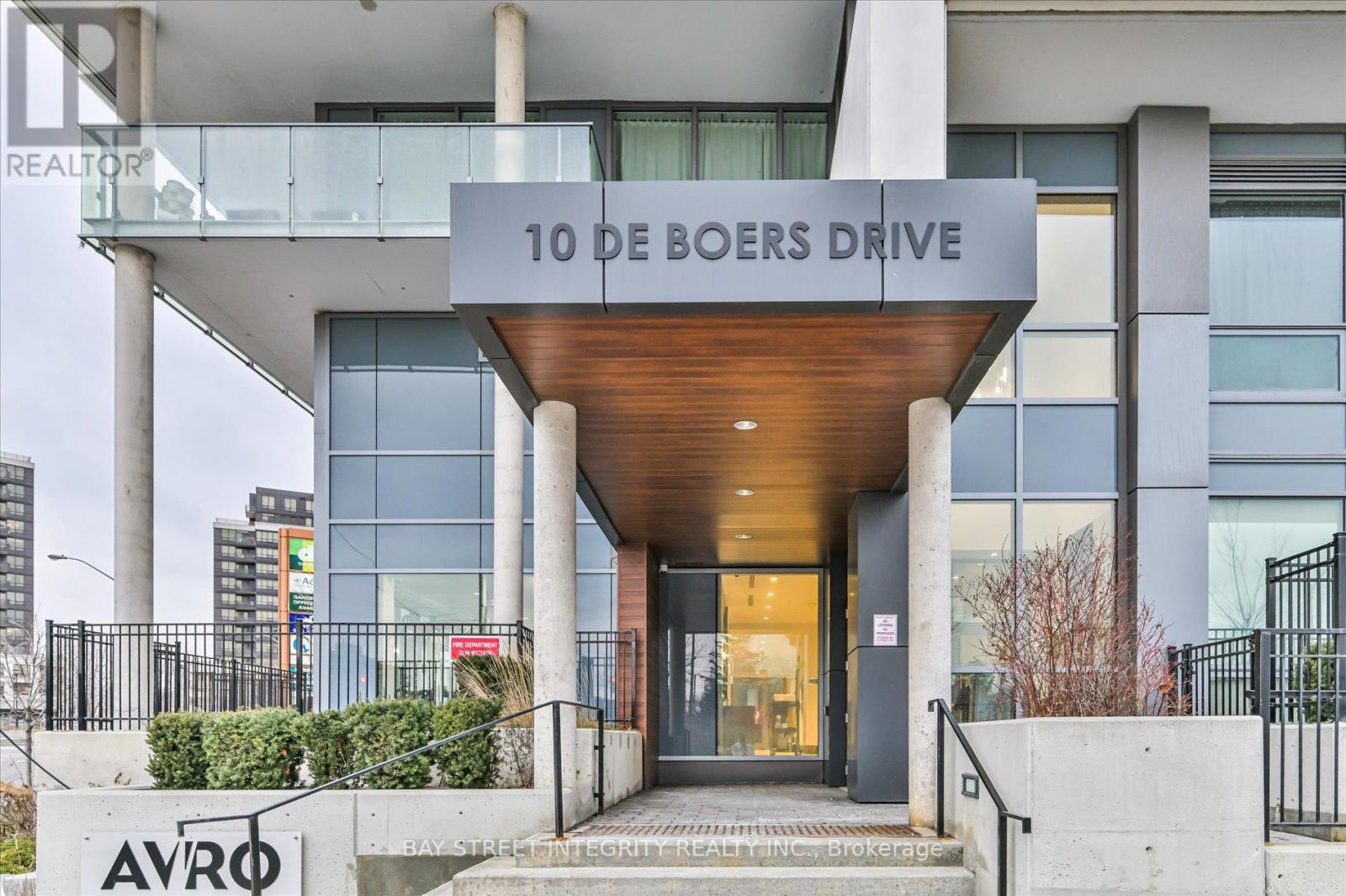 909 - 10 DE BOERS DRIVE