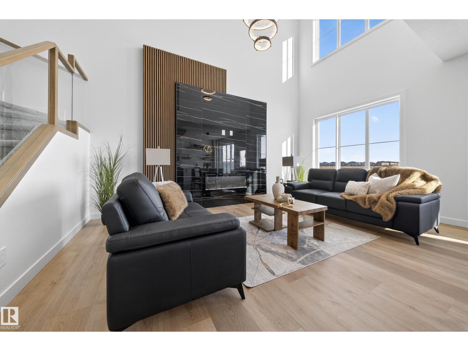 210 Crystal Creek Dr NW