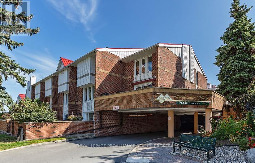 29 - 1 PLACE D'ARMES