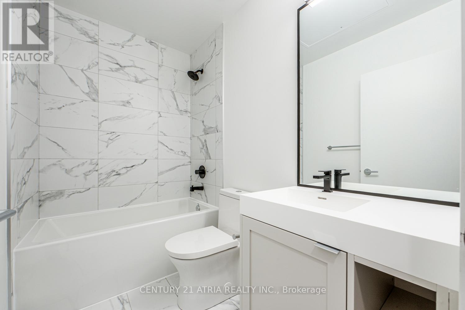 902 - 250 LAWRENCE AVENUE