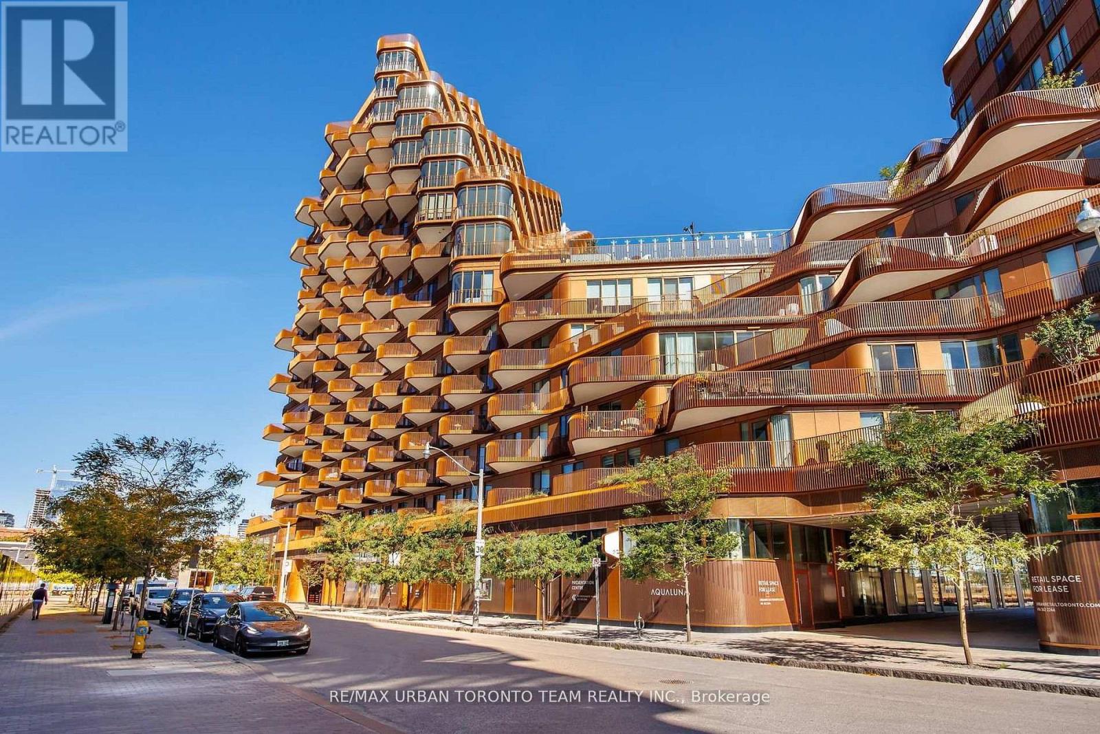 415 - 155 MERCHANTS' WHARF