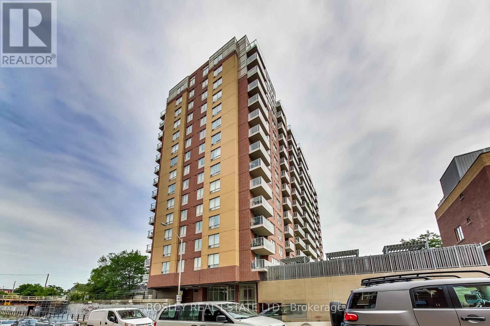 303 - 1369 BLOOR STREET W