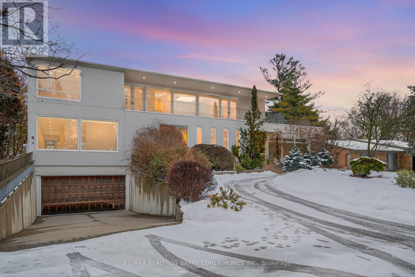 33 FAIRWAY HEIGHTS DRIVE