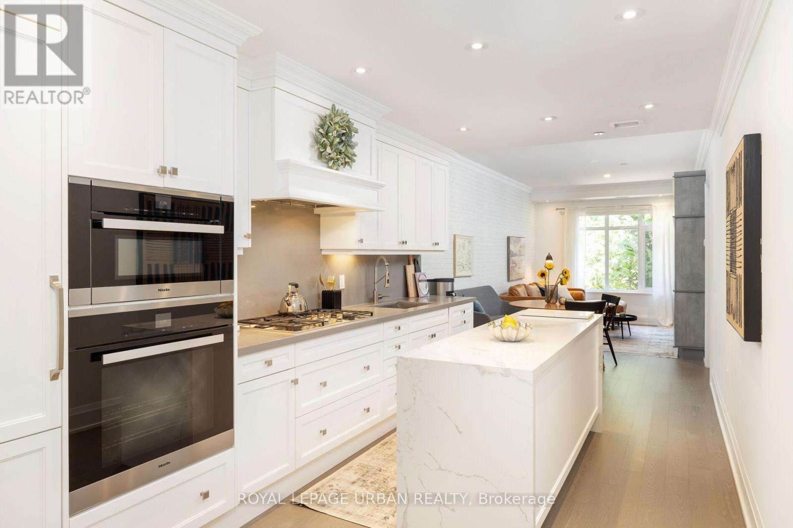 223 - 1900 BAYVIEW AVENUE