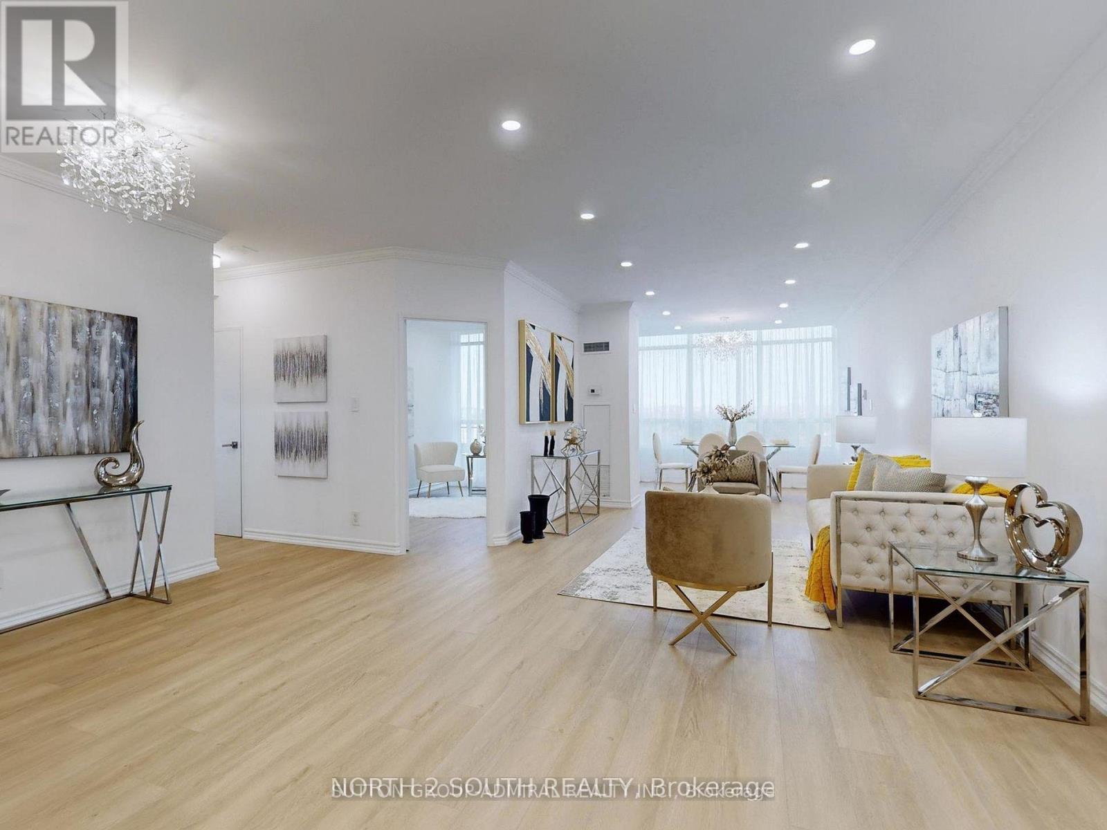 PH27 - 32 CLARISSA DRIVE