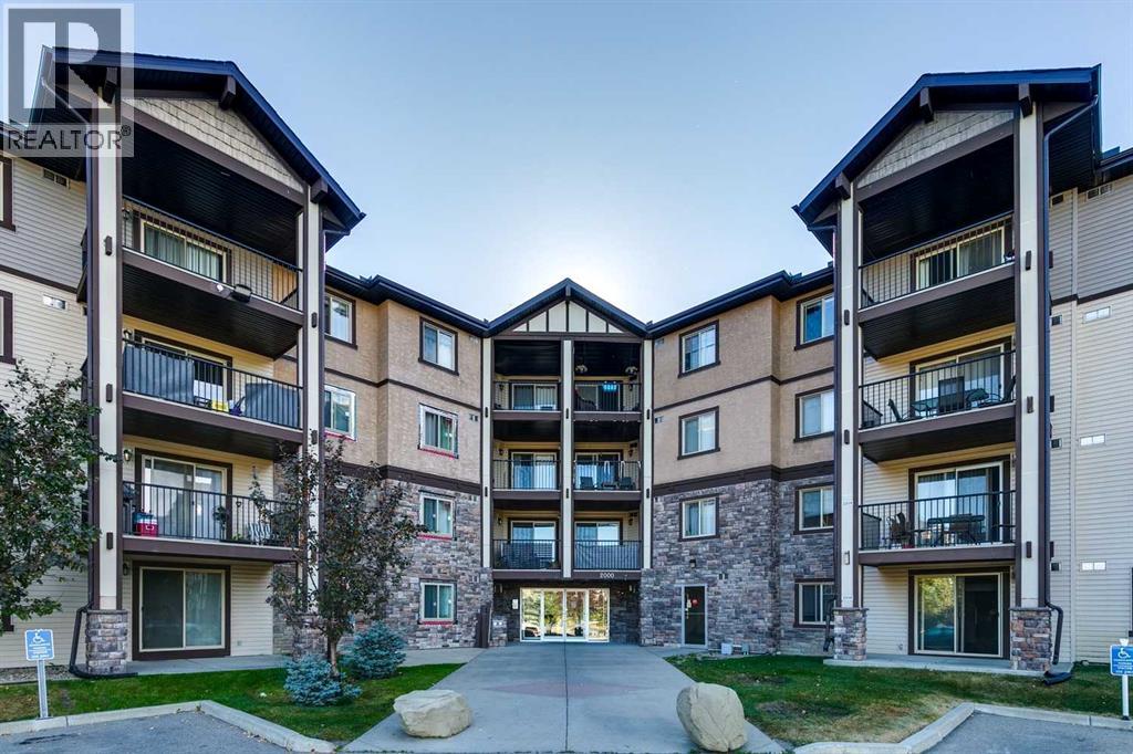 2414, 60 Panatella Street NW