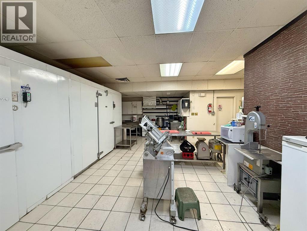 33, 3616 52 Avenue NW