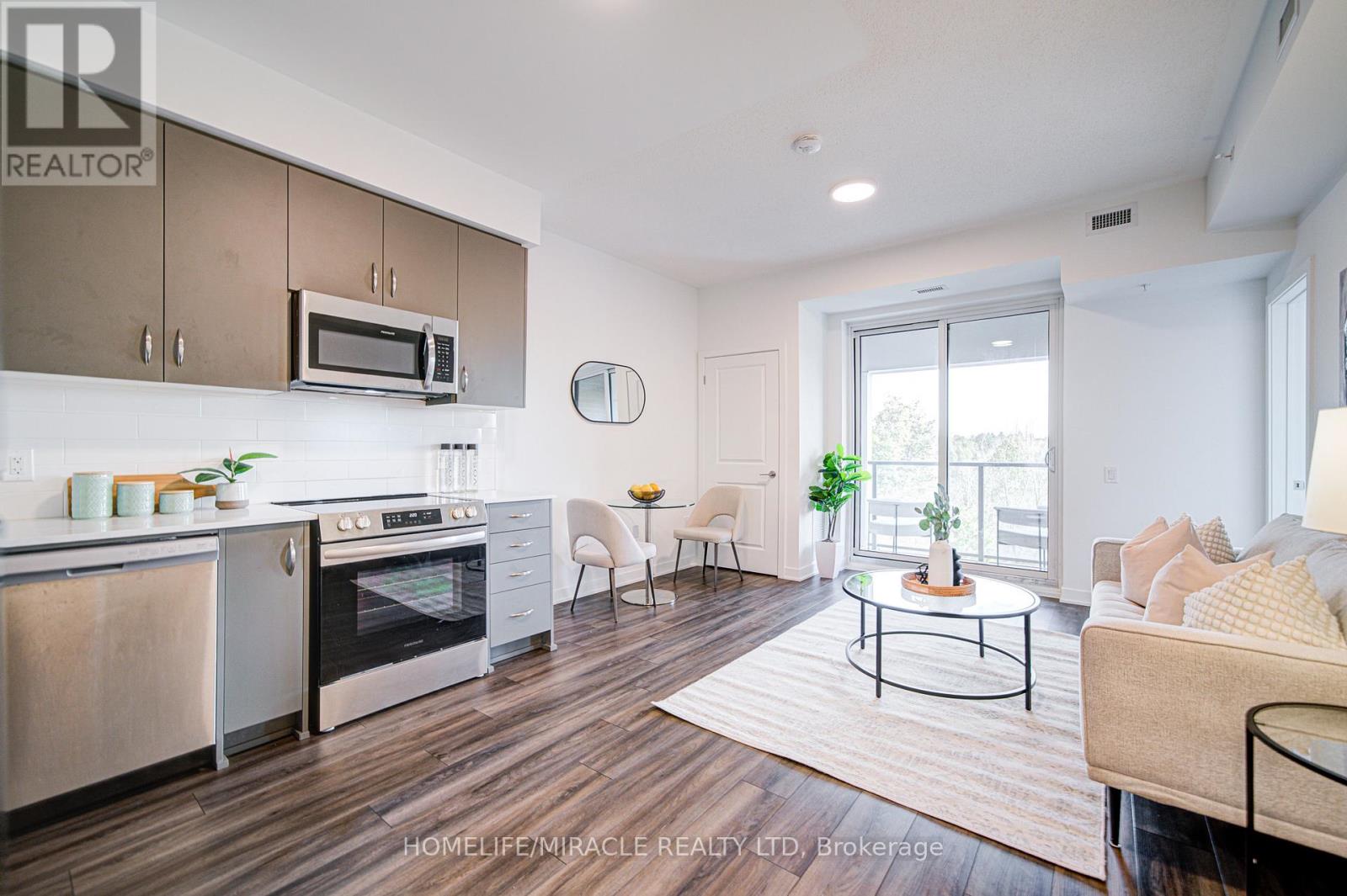 329 - 385 ARCTIC RED DRIVE