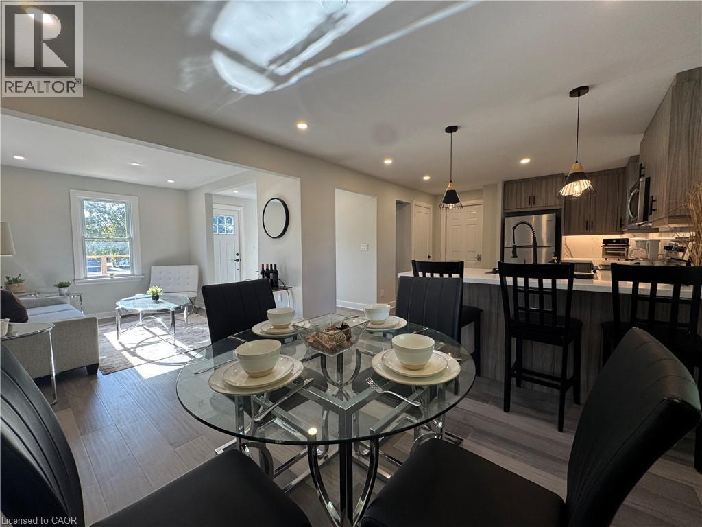 260 WALLACE Avenue S