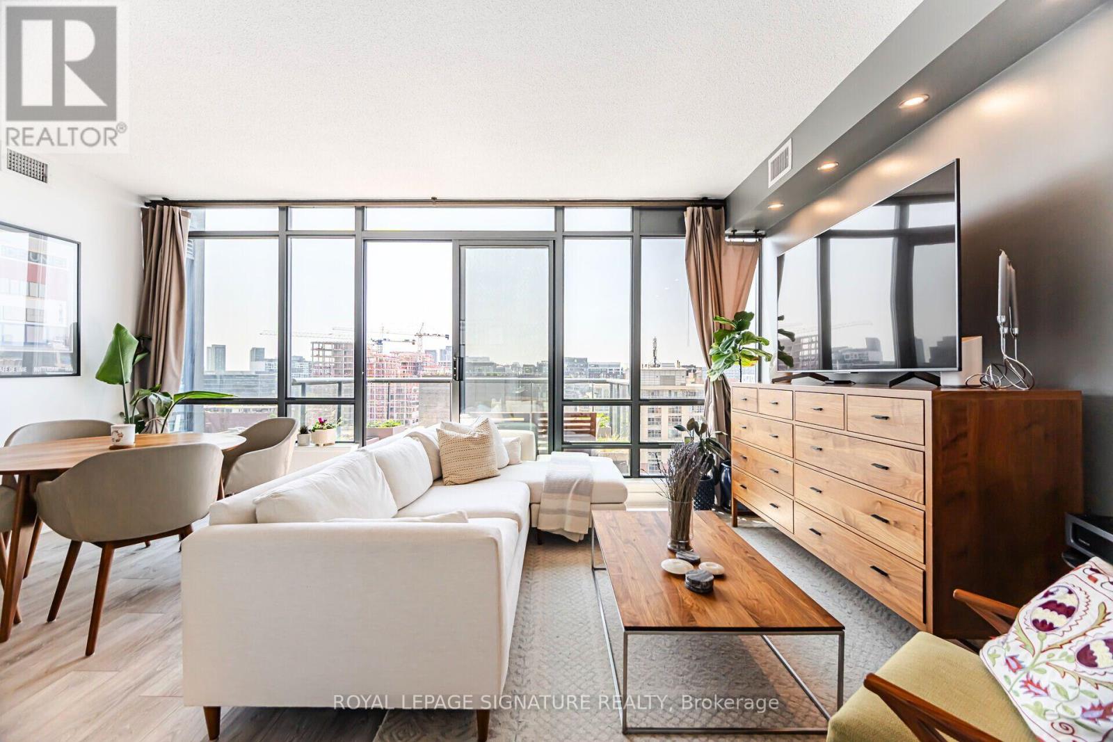 1405 - 438 KING STREET W