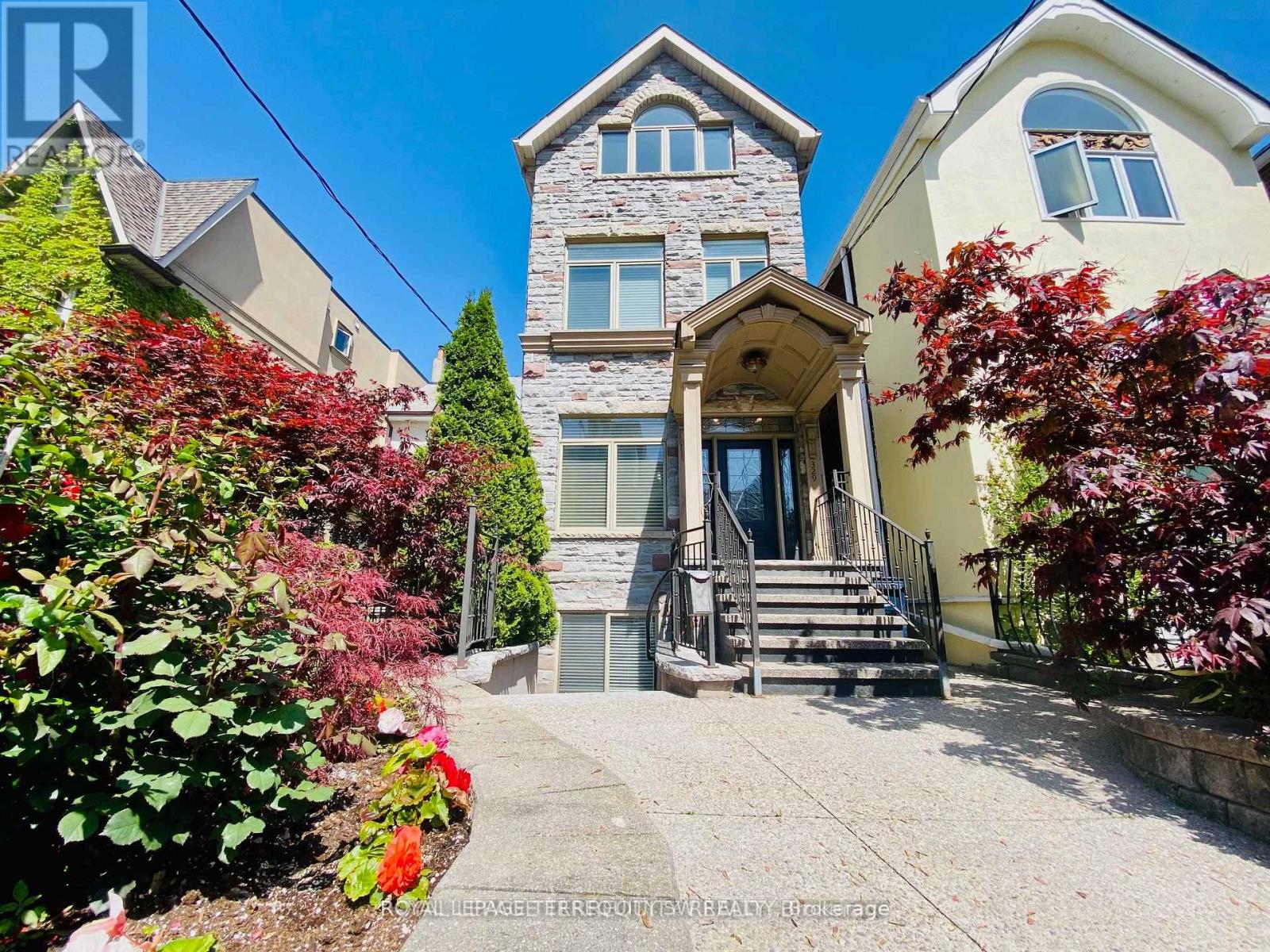 329 LIPPINCOTT STREET