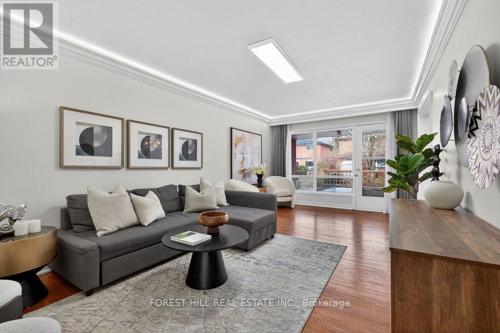 26 FONTAINBLEAU DRIVE