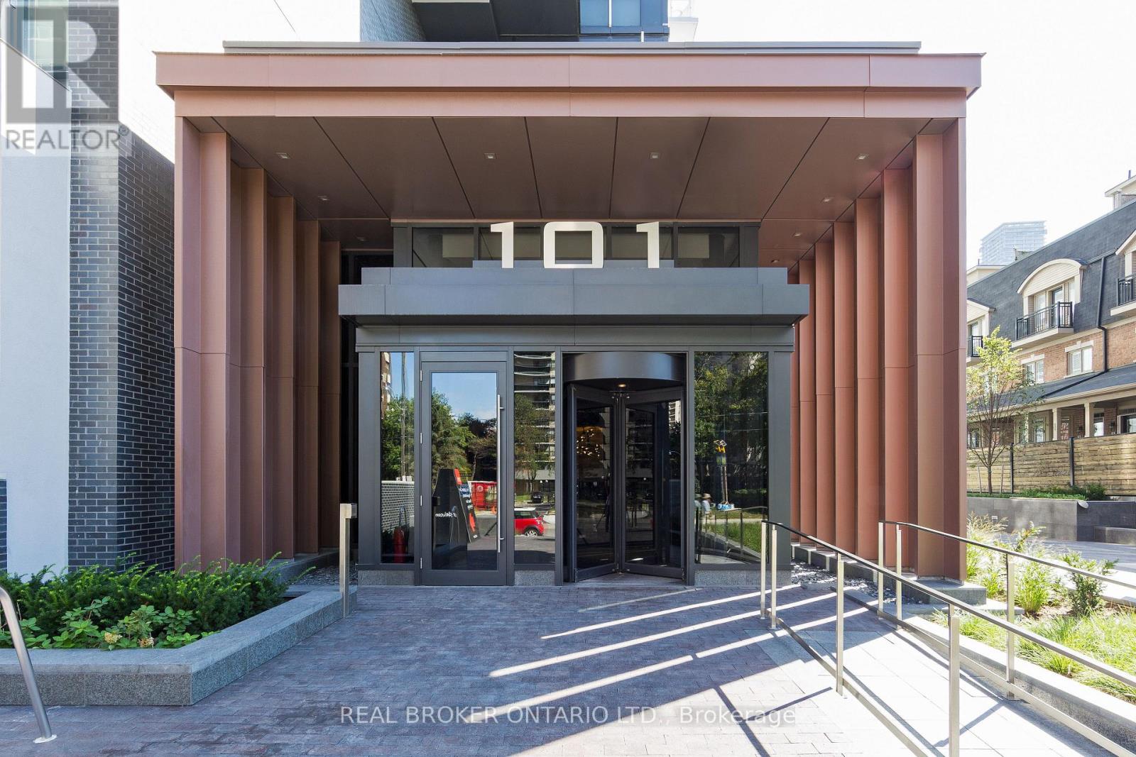 1904 - 101 ERSKINE AVENUE