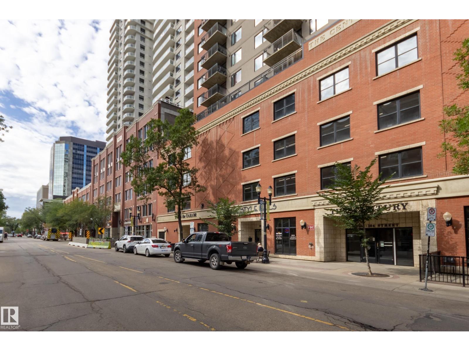 #2506 10180 104 ST NW