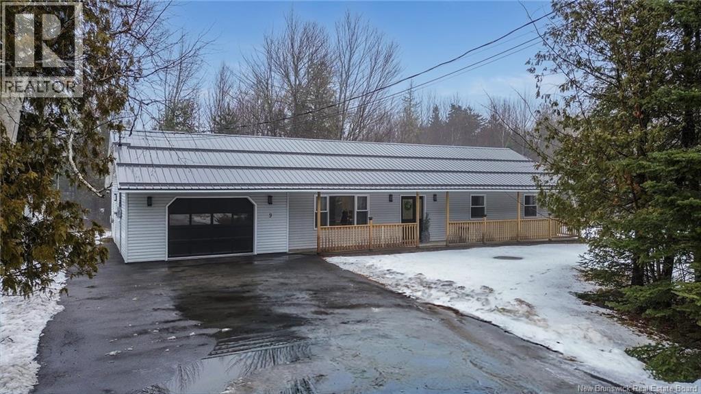 9 Country Squire Lane