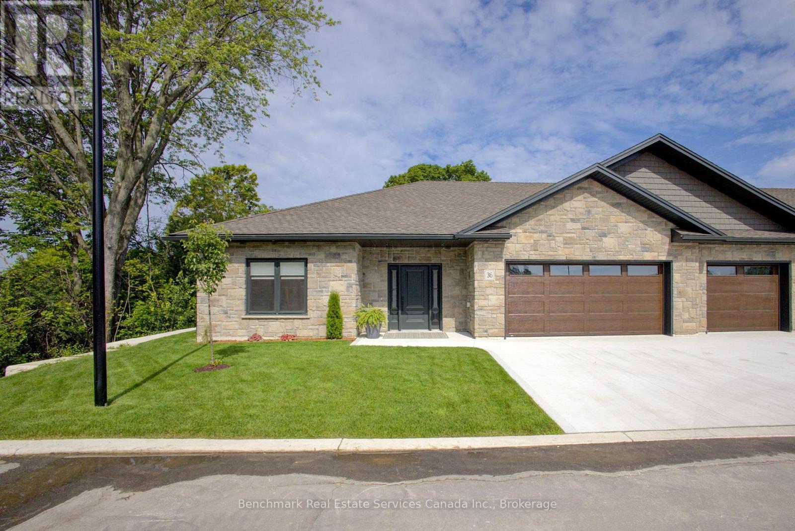 26 - 1182 QUEEN STREET