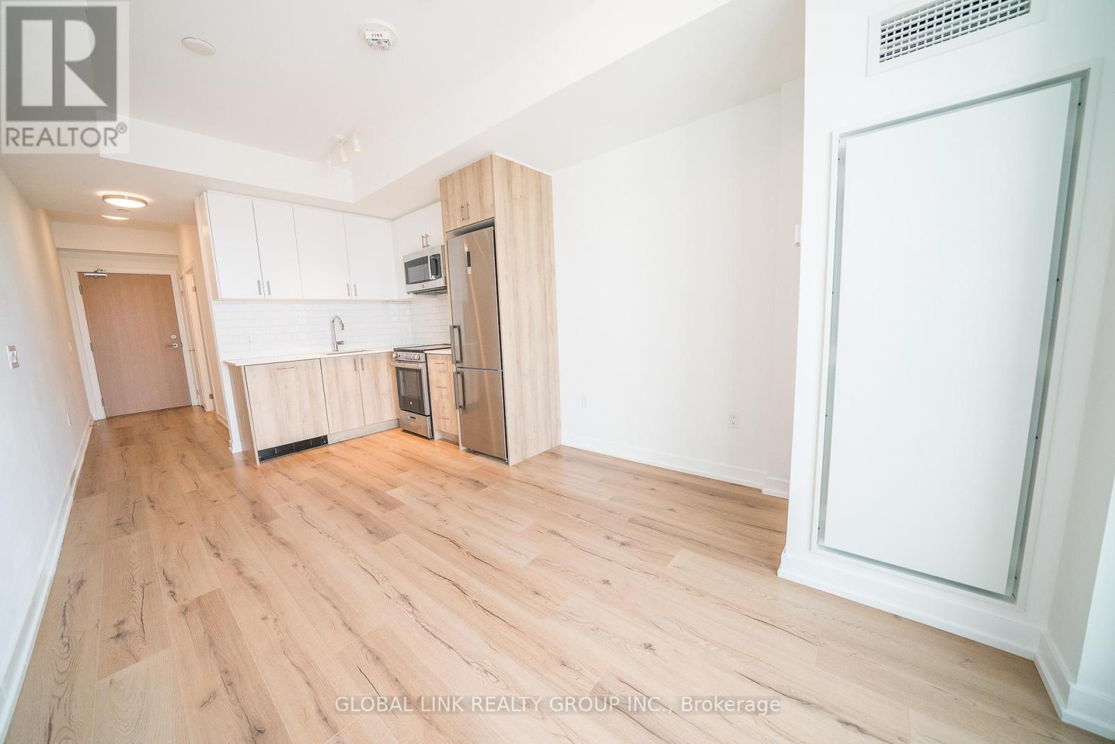 501 - 1195 THE QUEENSWAY WAY