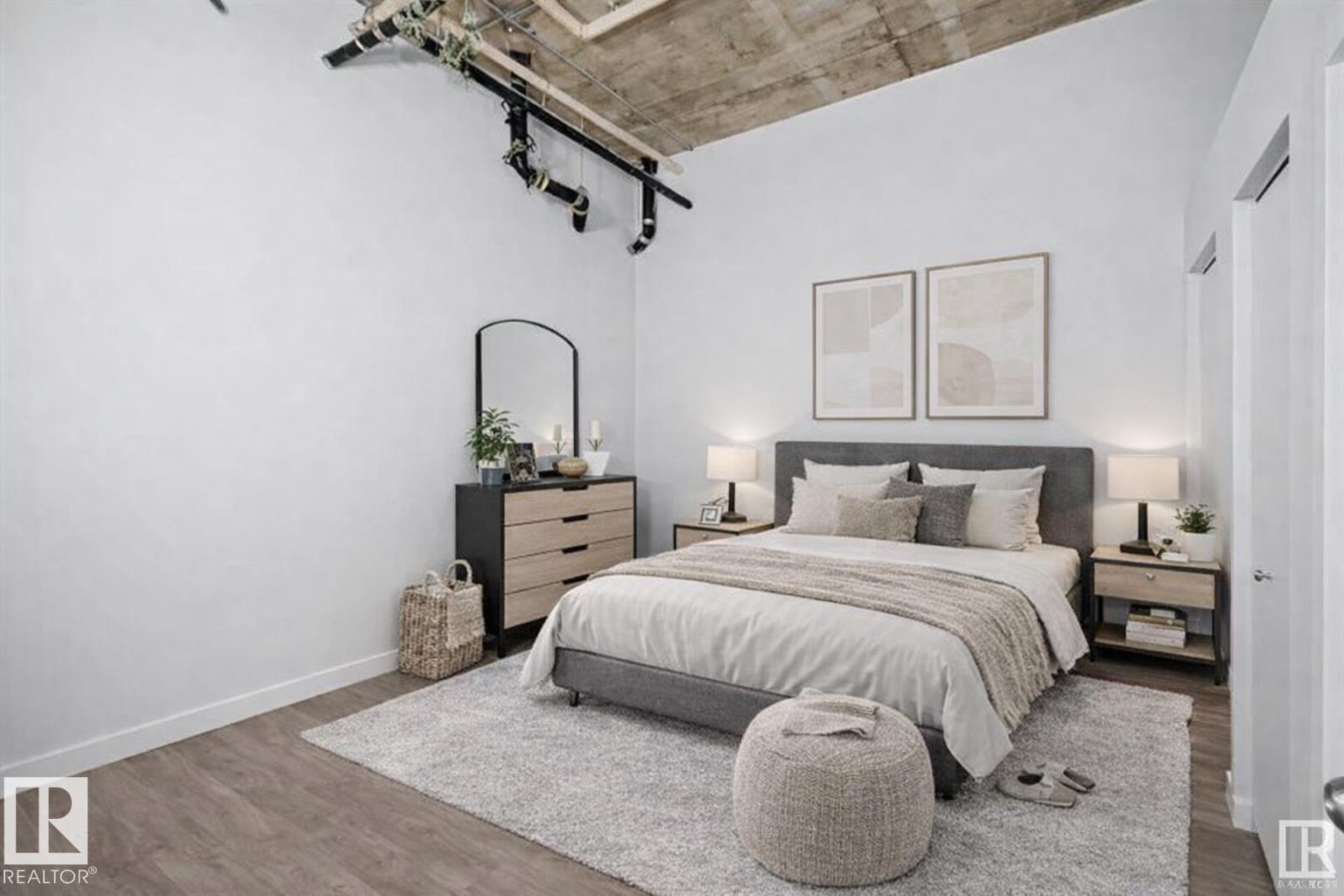 #202 10024 JASPER AV NW